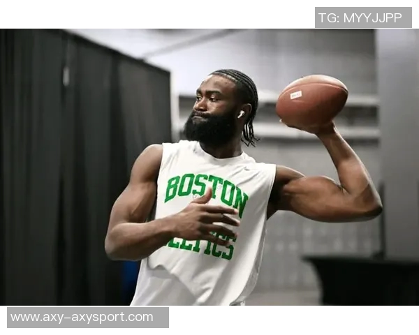 杰伦布朗手感低迷却全能表现砍下19分12板11助力助球队胜利 杰伦布朗手感低迷却全能表现砍下19分12板11助力助球队胜利