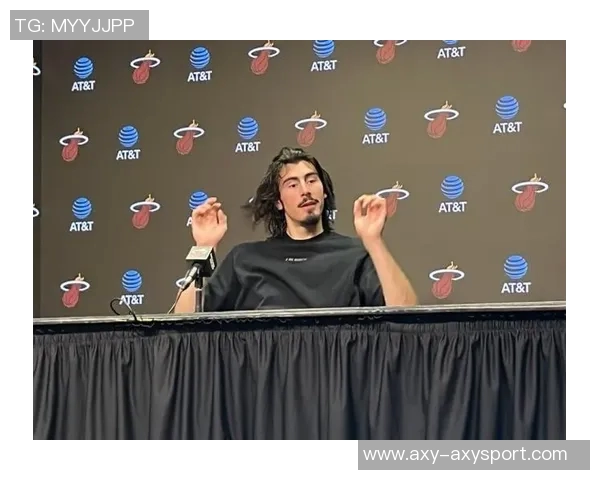 哈克斯称赞阿德巴约复出助球队稳定阵脚感到非常开心