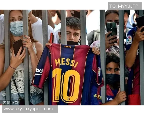 梅西社媒分享诺坎普打卡热潮球迷争相拍照留念