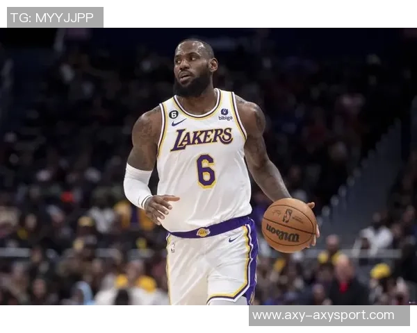 米切尔半场表现亮眼仅用16分钟砍下14分4助攻3抢断展现实力