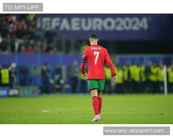 菲利克斯谈与C罗合作感受：轻松踢球找回昔日自我