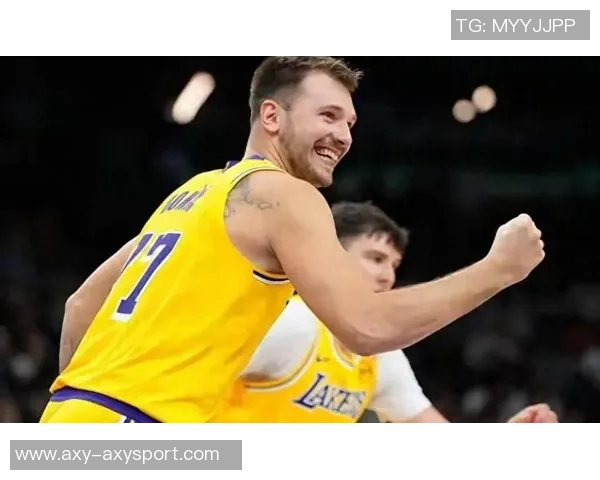 东契奇带领球队团建活动雷迪克表示积极反馈不断涌现 东契奇带领球队团建活动雷迪克表示积极反馈不断涌现