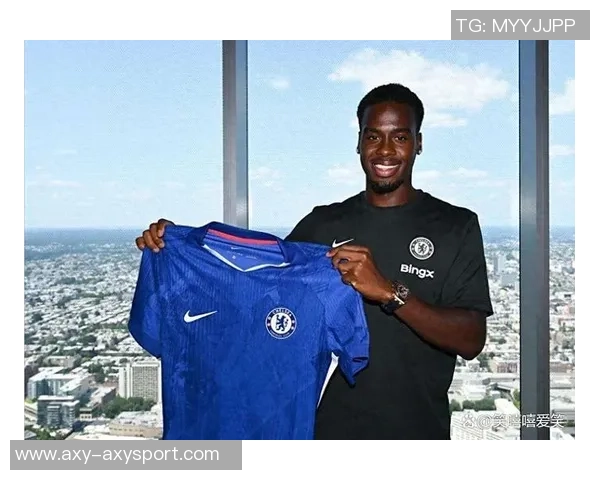 公交司机穿利物浦球衣遭切尔西球迷围攻后被解雇引发热议 公交司机穿利物浦球衣遭切尔西球迷围攻后被解雇引发热议