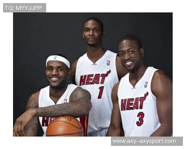 詹姆斯与画家亲密合影庆祝传递兄弟情谊与骄傲之情