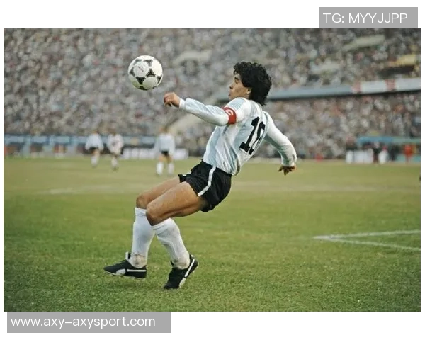 恩佐在马拉多纳球场点射破门将进球献给传奇球星马拉多纳 恩佐在马拉多纳球场点射破门将进球献给传奇球星马拉多纳